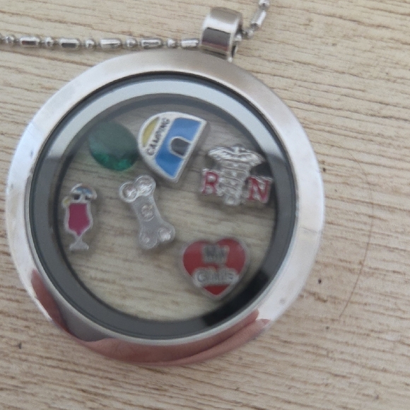 Charm Neckless - Picture 2 of 2